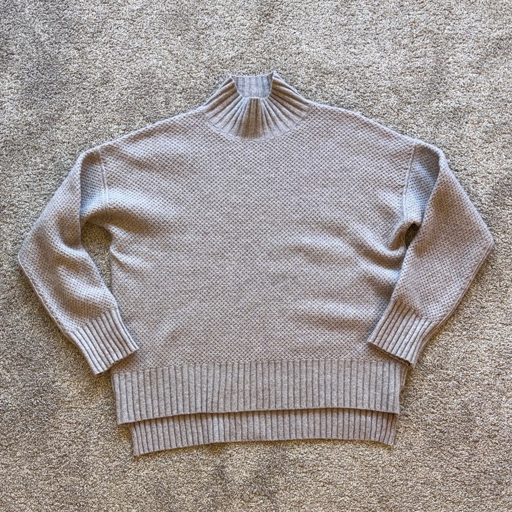 Everlane Recycled Cashmere Sweater Medium